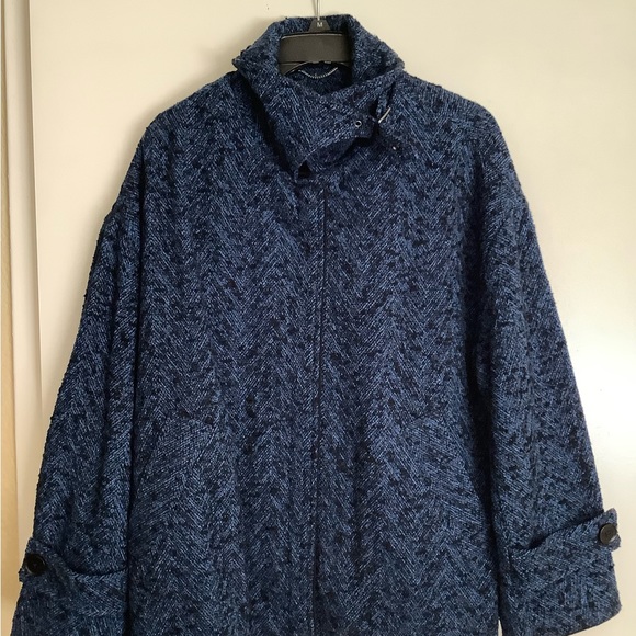 Banana Republic brand new winter coat, never worn but I did tear off the tag. - Picture 2 of 4